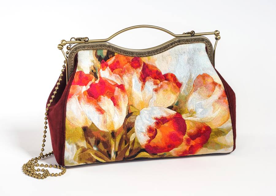 Малювати нитками і підкорювати серця модниць: коломиянка, яка створює шедеври