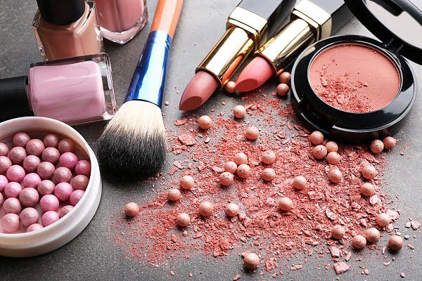 Косметика може подорожчати: назвали причини