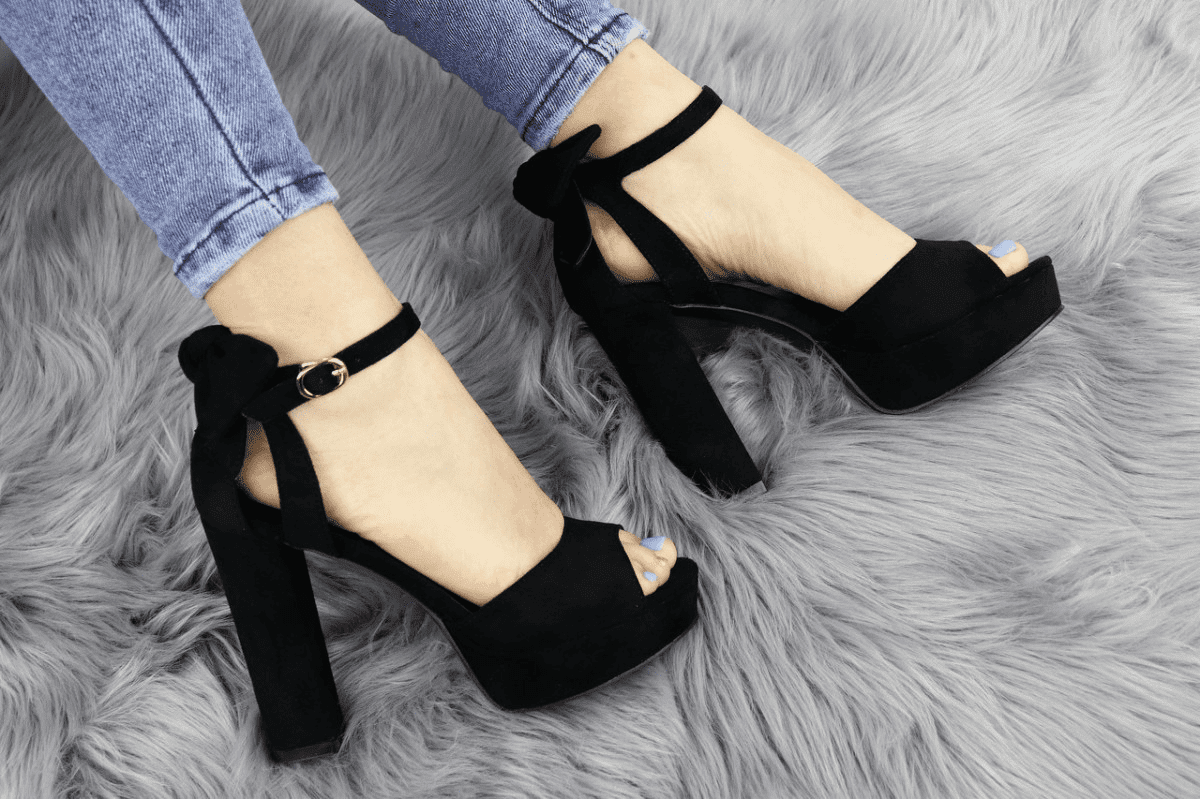 Де франківчанки можуть придбати собі стильні босоніжки