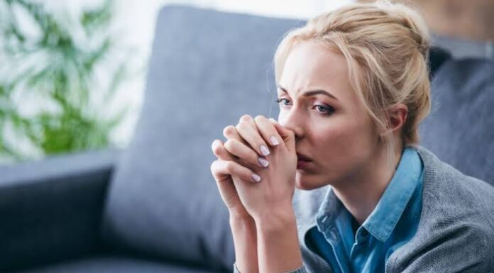 Тривожний чи уникаючий? Як ваш прихований тип прив’язаності непомітно керує вибором партнерів